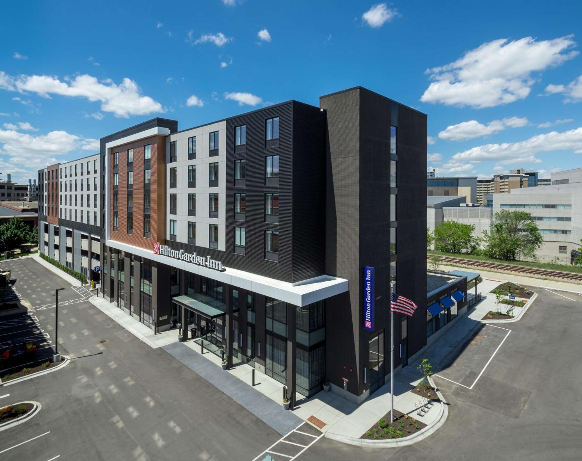 Hilton Garden Inn Madison Downtown, Wi Exterior photo